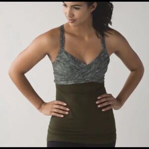 Lululemon Wrap It Up Tank Gator Green Womens 6 Athleisure Yoga Running